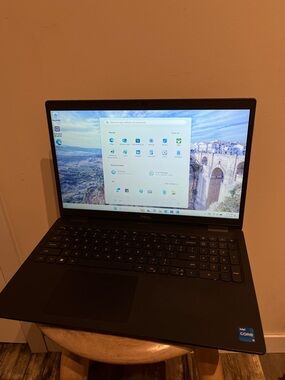 Dell Latitude 3520 Laptop-Bigger Display